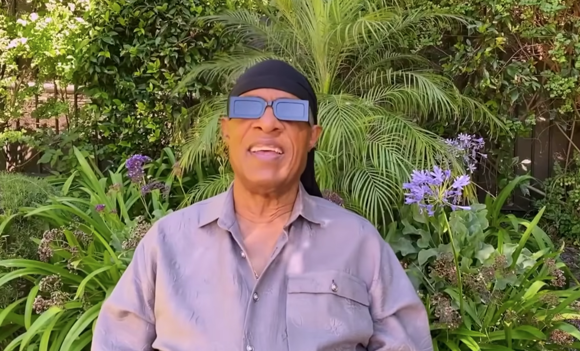 Stevie Wonder surprised Tom Jones on The Voice