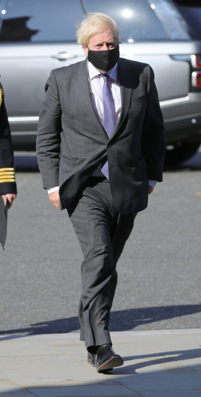 boris johnson wearing a mask
