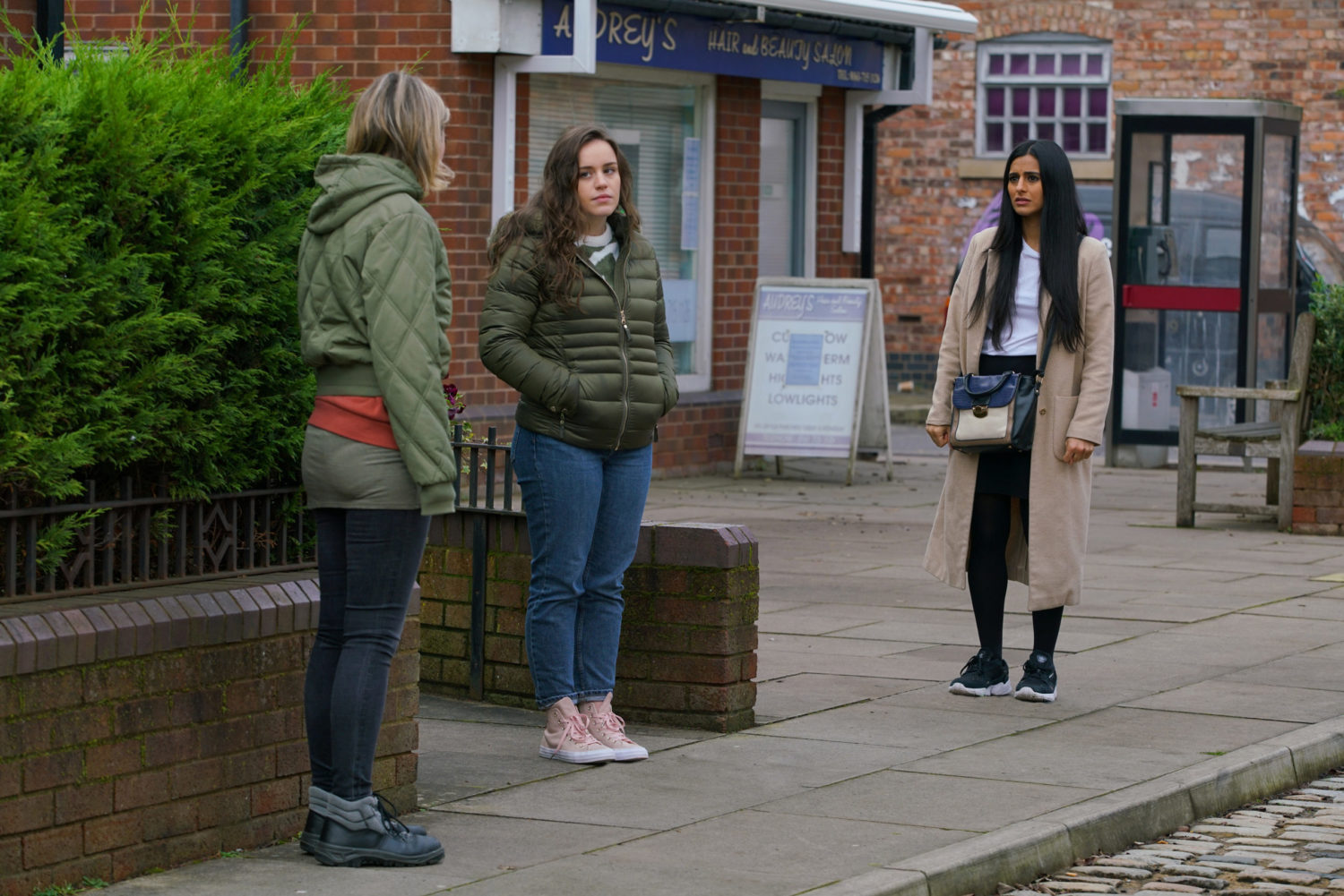 Abi, Alya and Faye gutted to realise that Ray's been released in Coronation Street