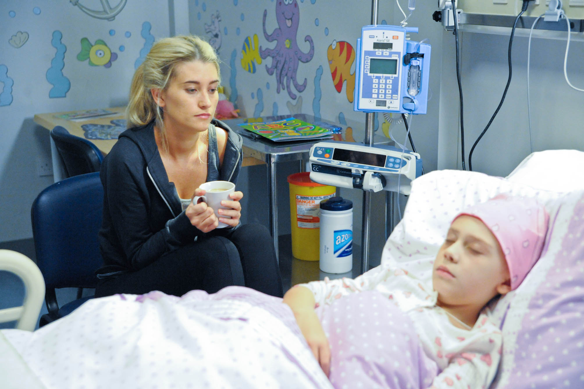 Sarah and Debbie in hospital in Emmerdale 2012