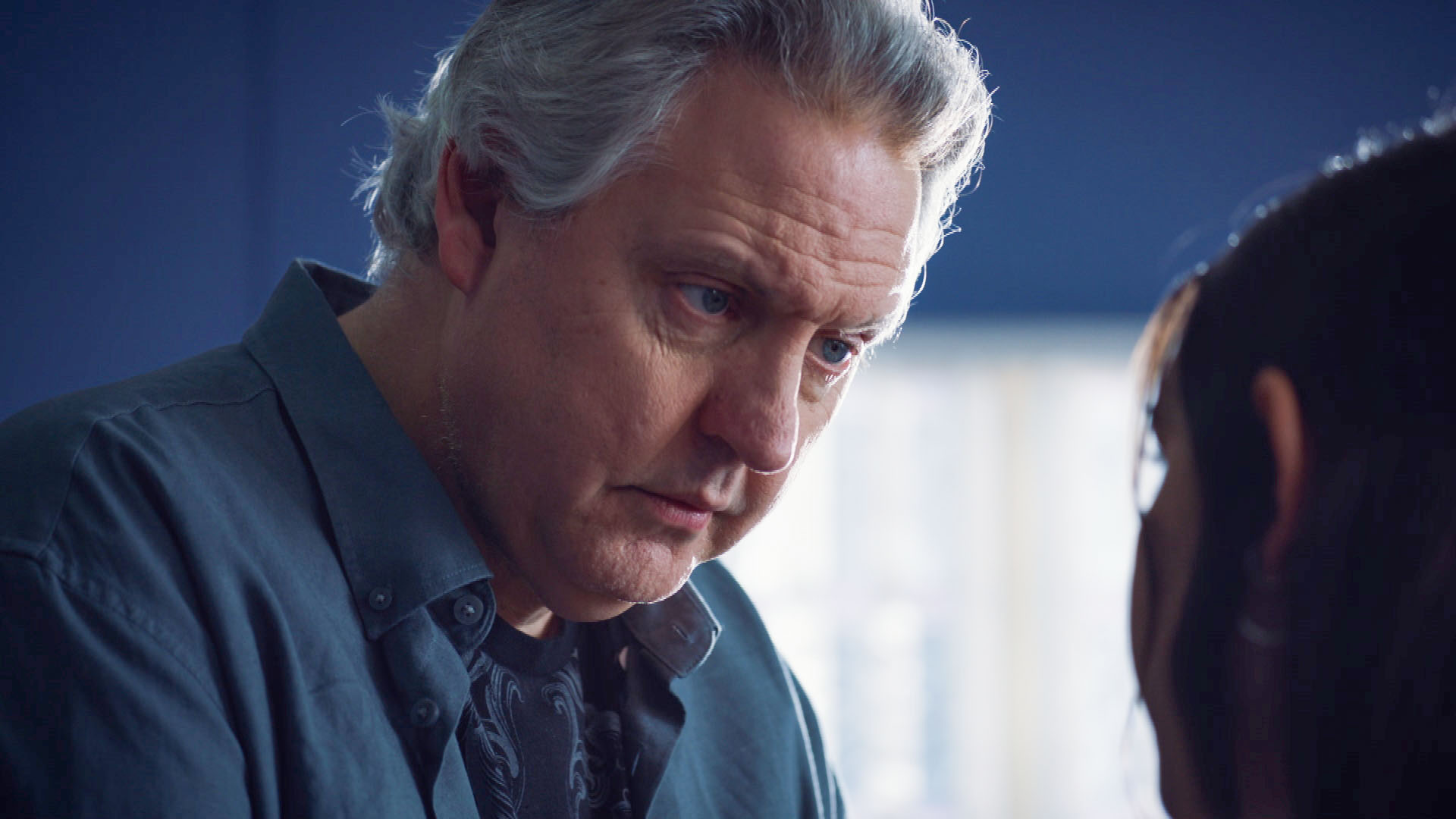 Holby City SPOILERS: Jac and Kian held at gunpoint tonight!