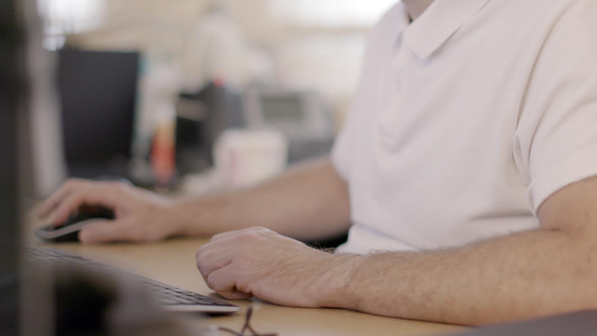 Undercover Police: Hunting Paedophiles on C4