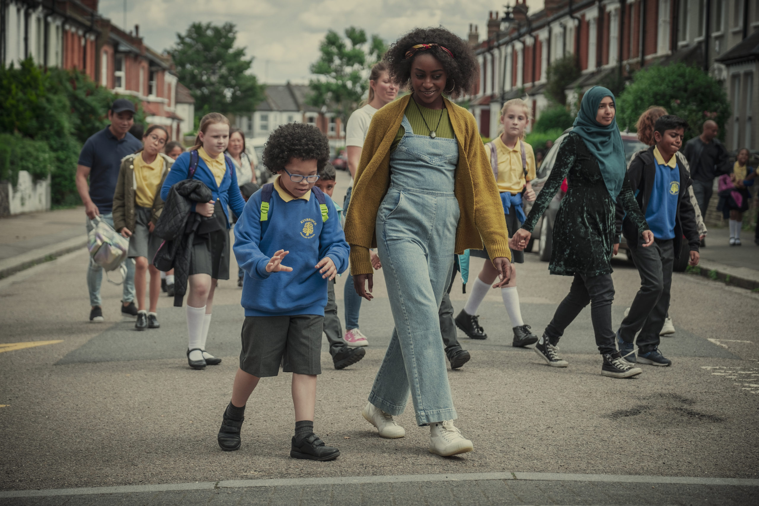 Behind Her Eyes stars Simona Brown as single mum and divorcee Louise (Credit: Netflix)