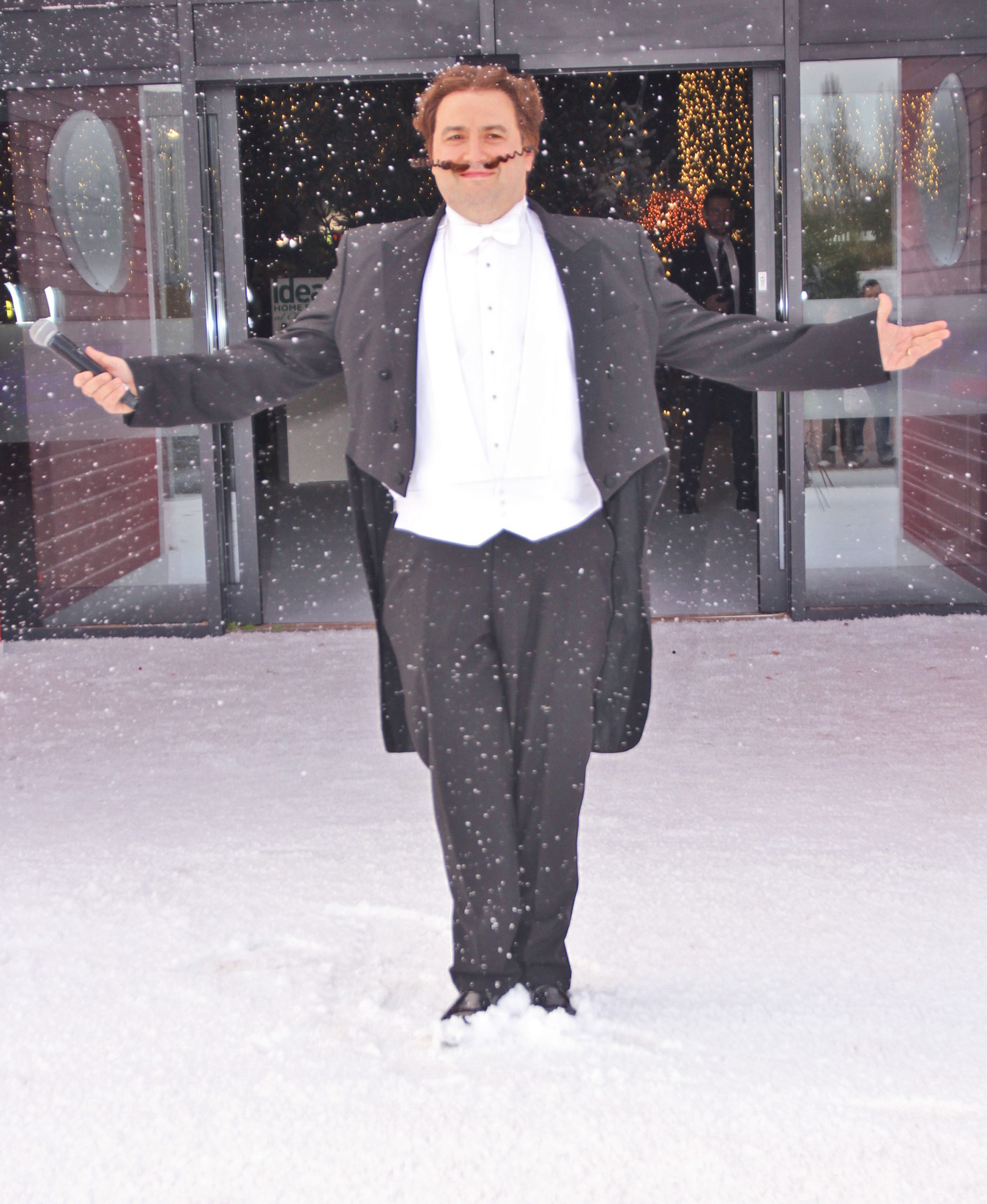 wynne evans as Gio Compario 