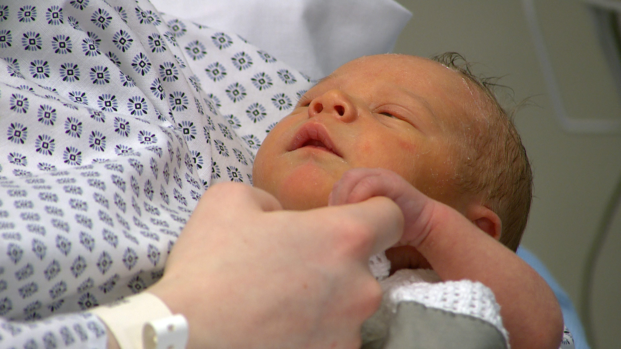 Who plays Nate Robinson in Emmerdale and who are his parents?