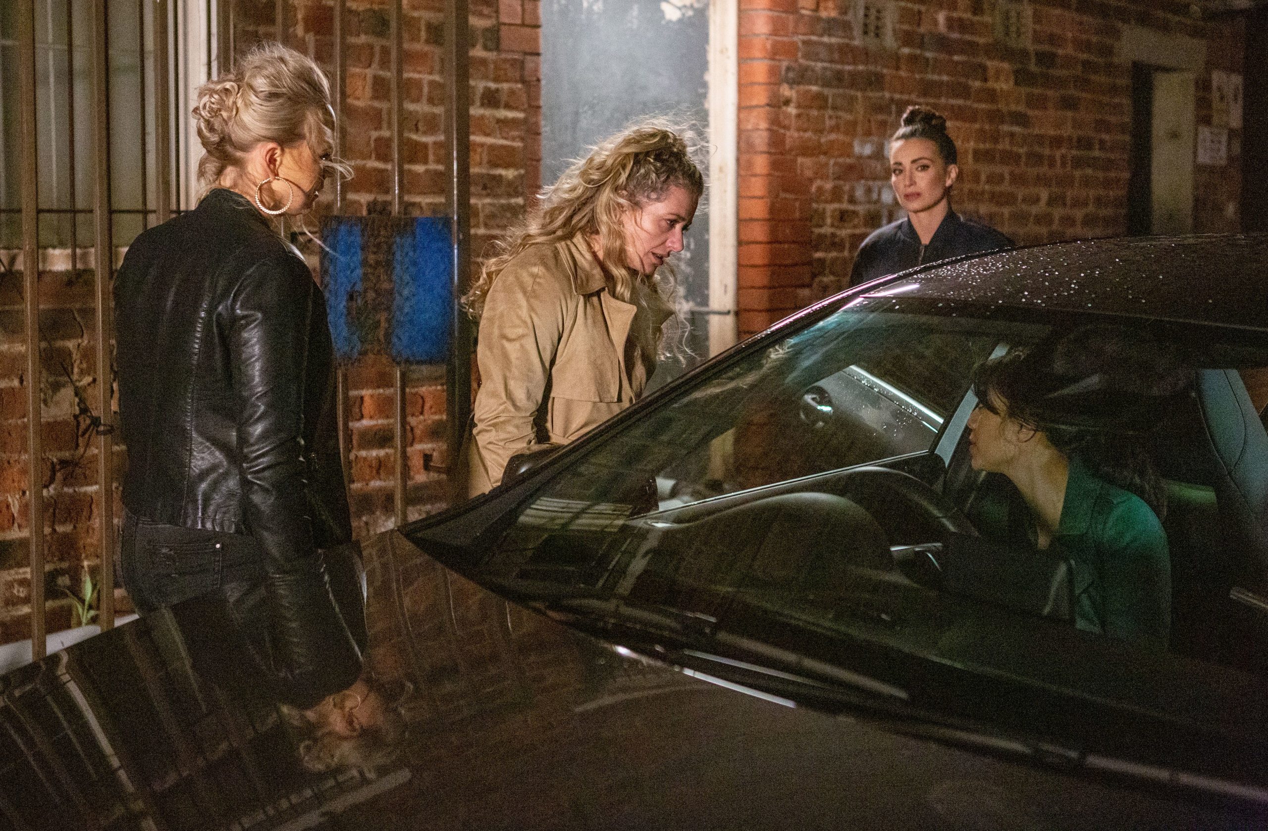 When did Tracy Metcalfe join Emmerdale? Who plays her?