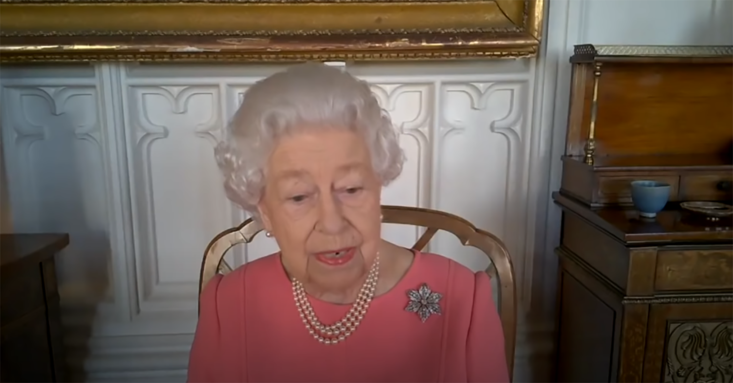 The Queen discusses vaccine