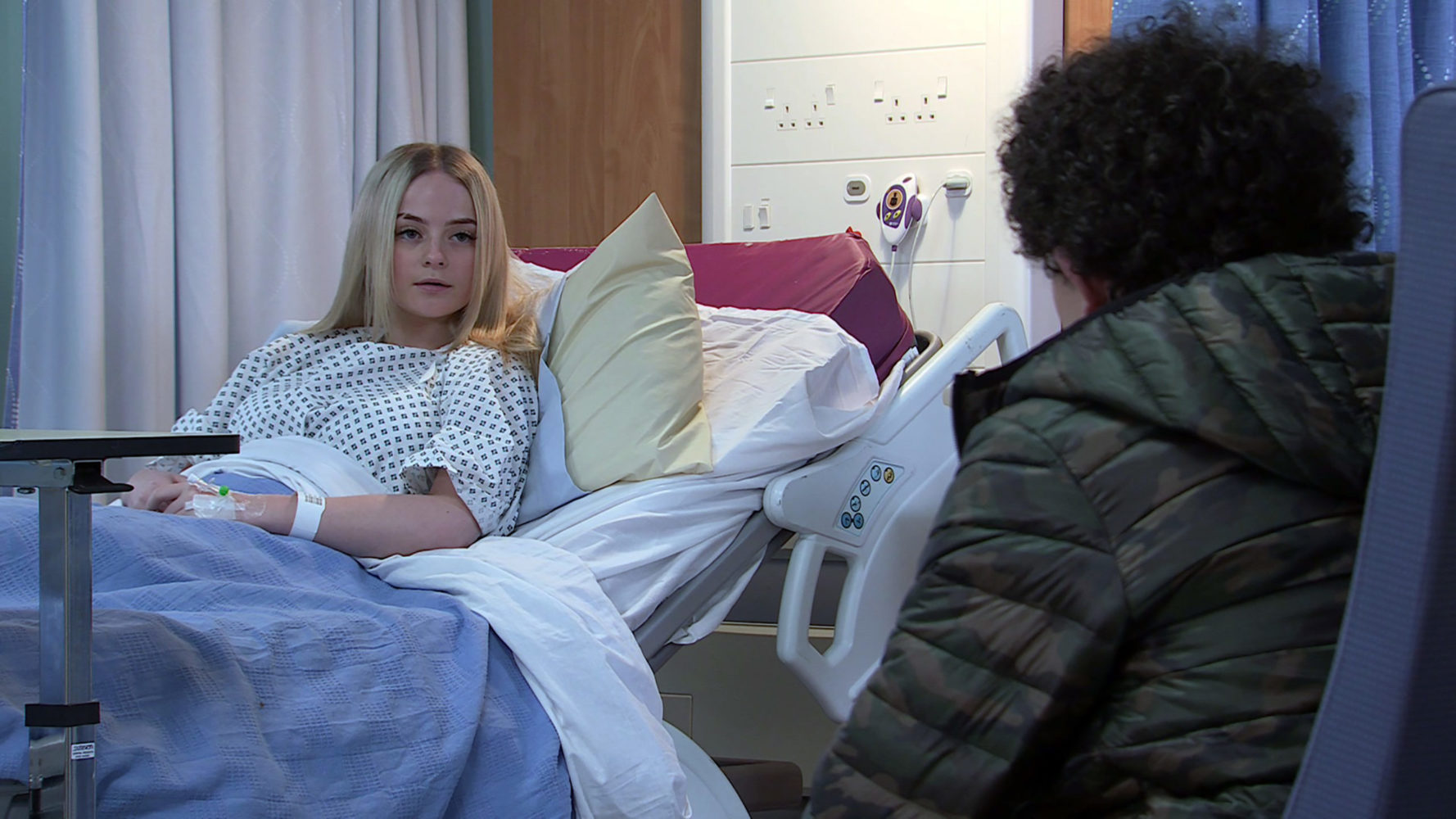 Coronation Street SPOILERS: Simon goes to see Kelly in hospital