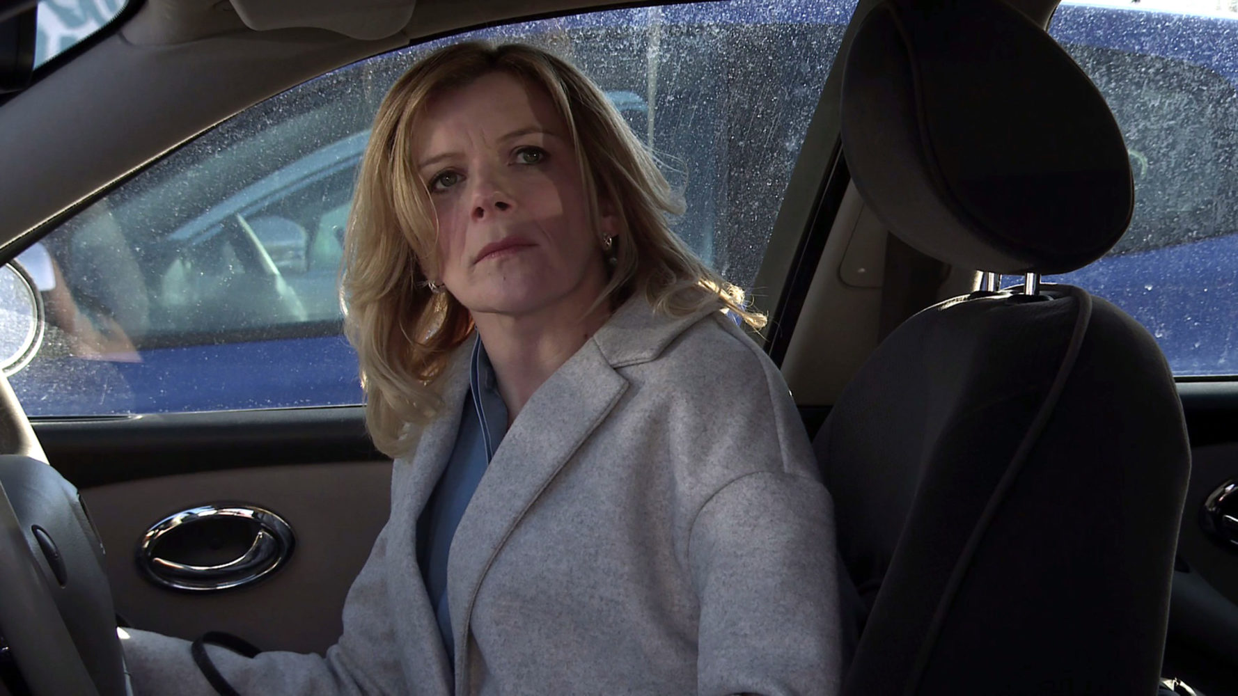 Coronation Street SPOILERS: The police knock on the car window