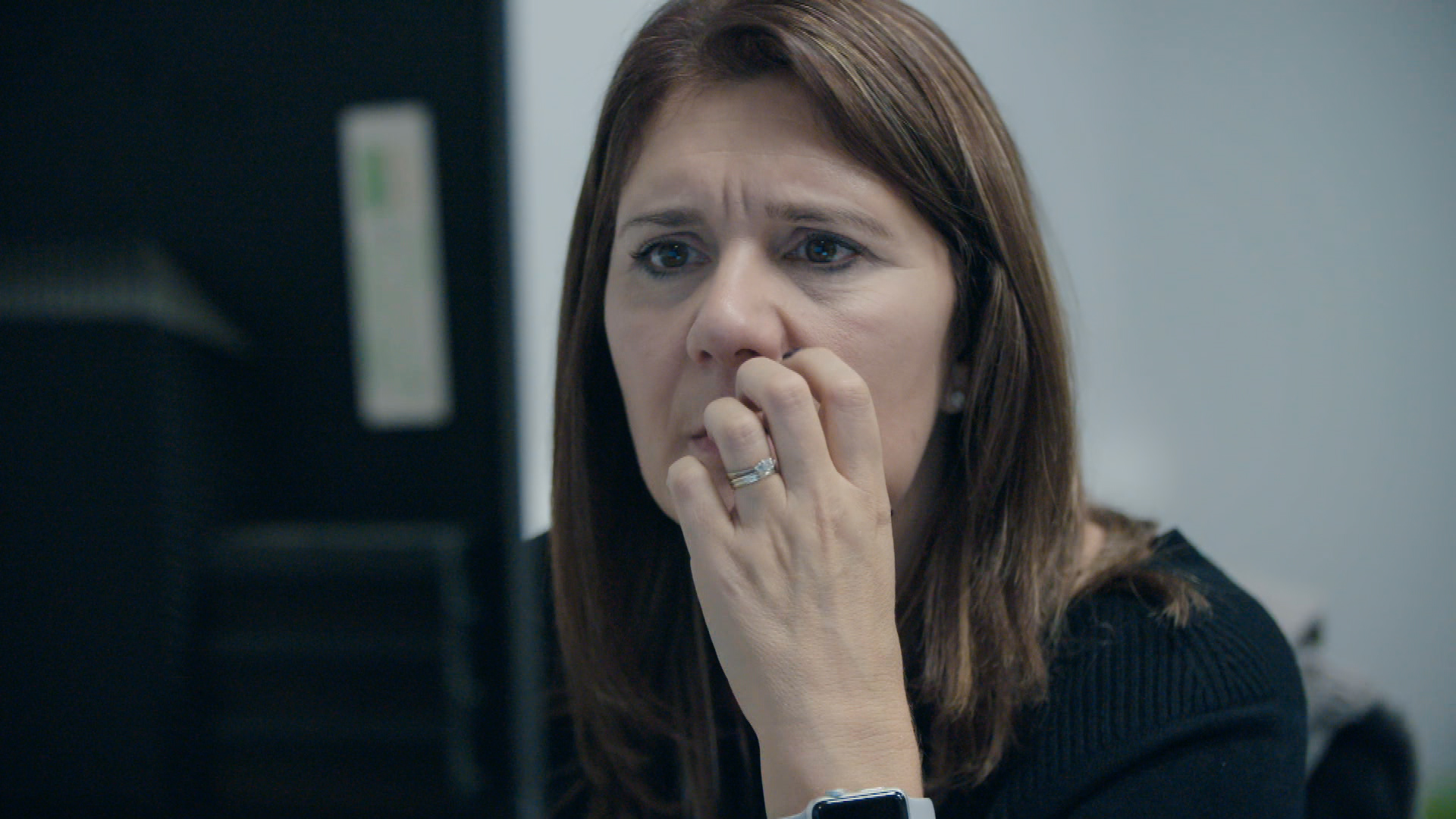 Detective Sergeant Clare Gilbert has just 24 hours to gather enough evidence to make an arrest (Credit: Channel 4)