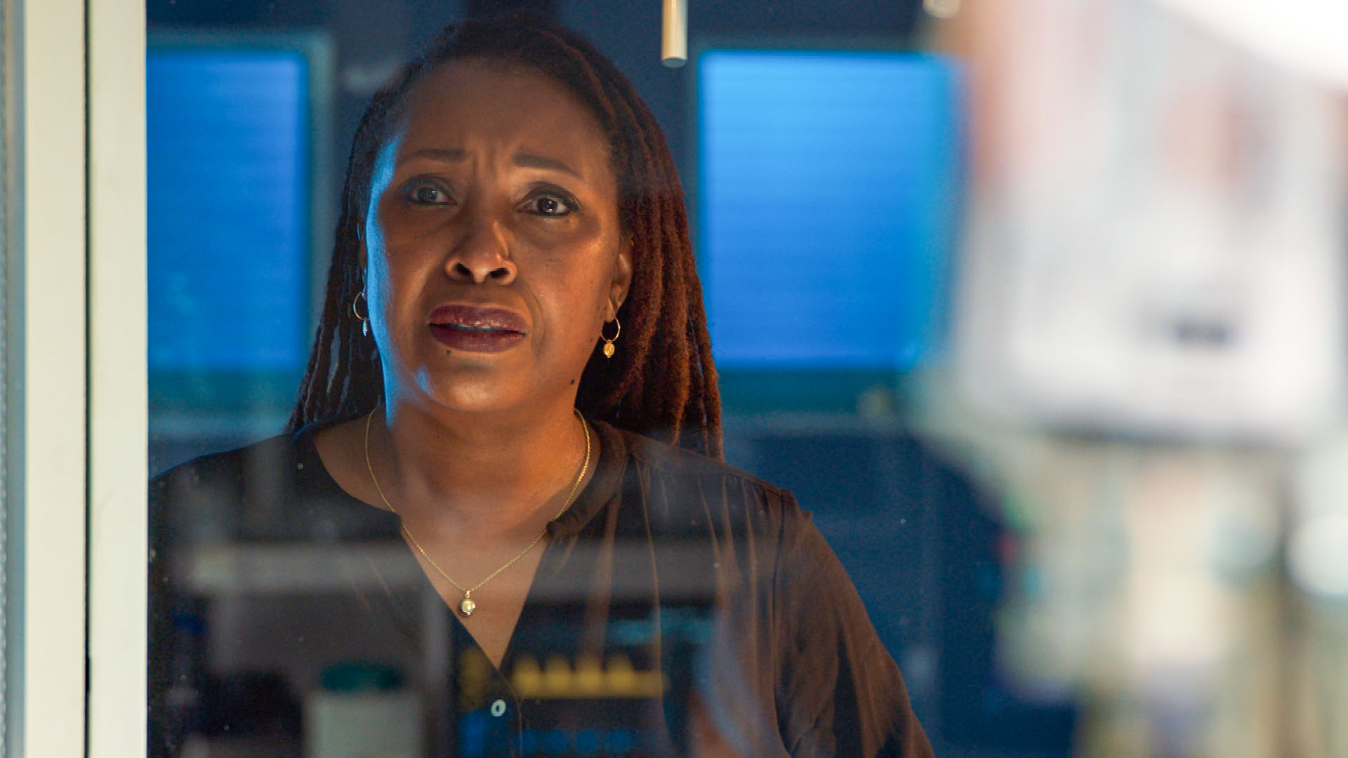 Holby City SPOILERS: Max discovers Louis was stabbed