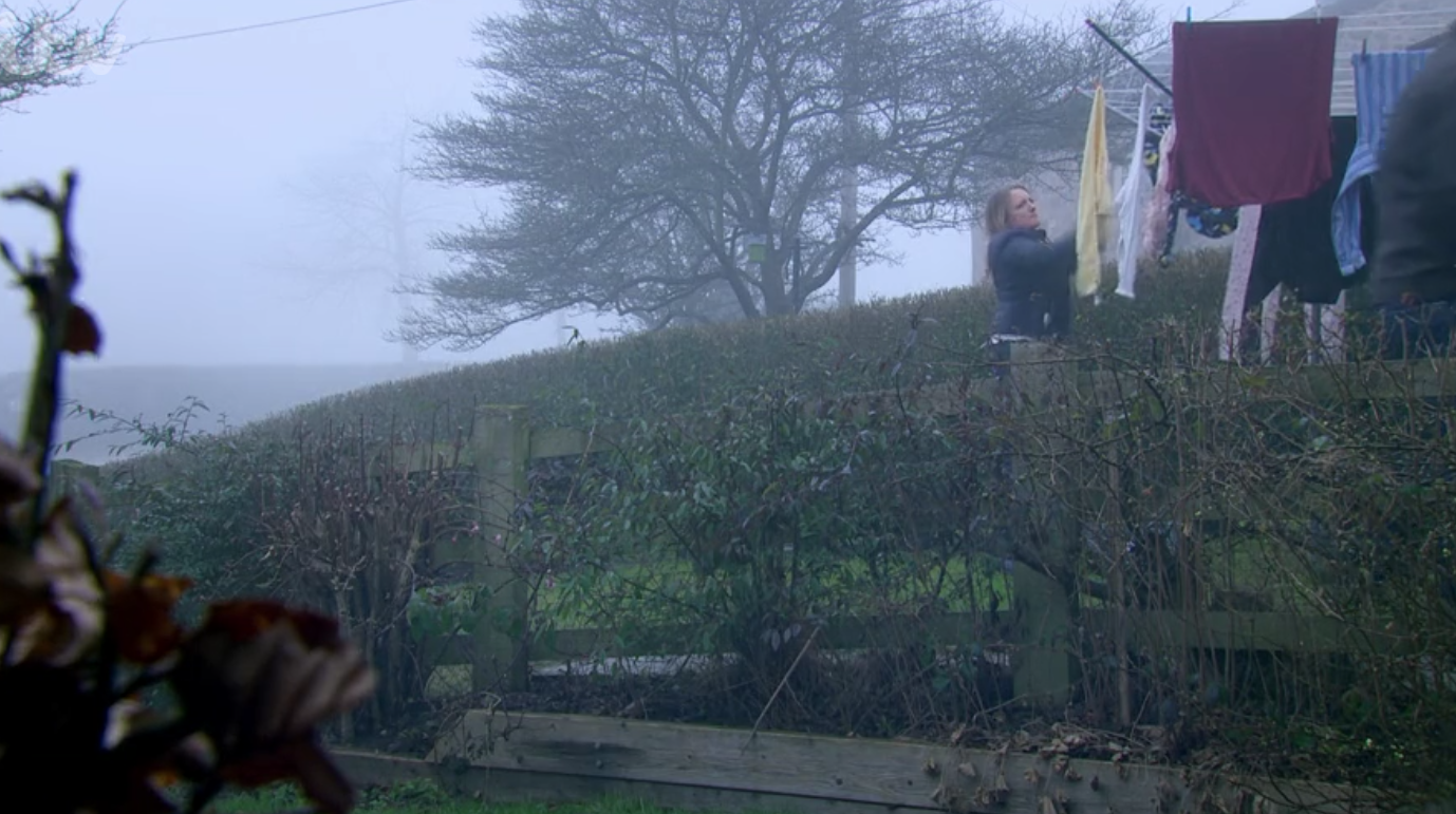 Nicola in Emmerdale hung her washing out in the freezing fog