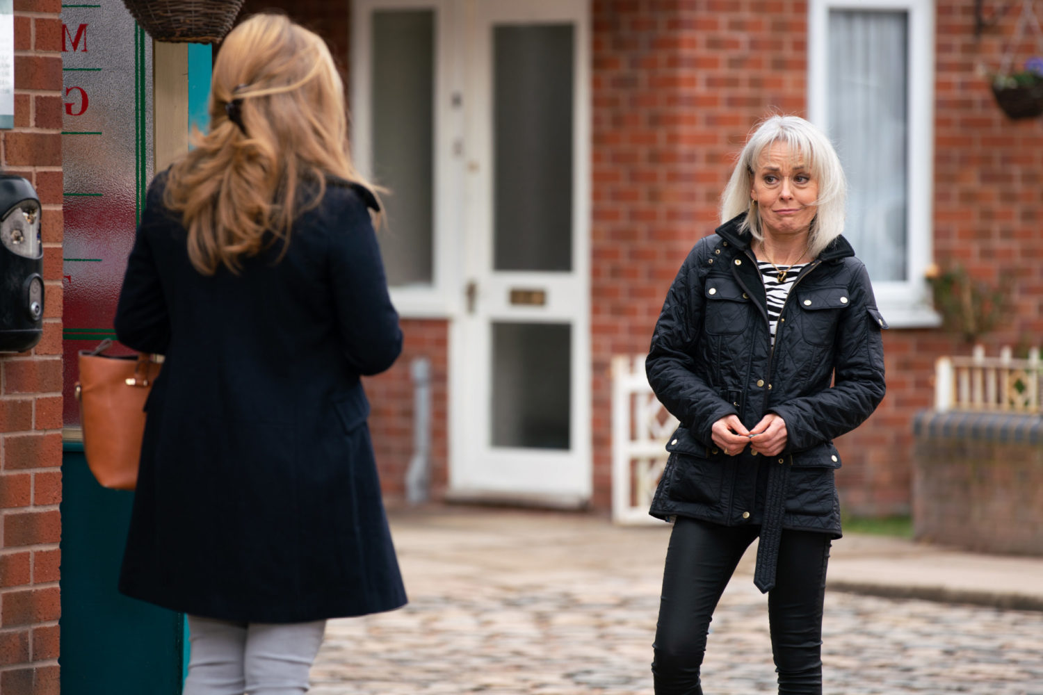 Coronation Street SPOILERS: Sharon runs into Jenny outside of the prison