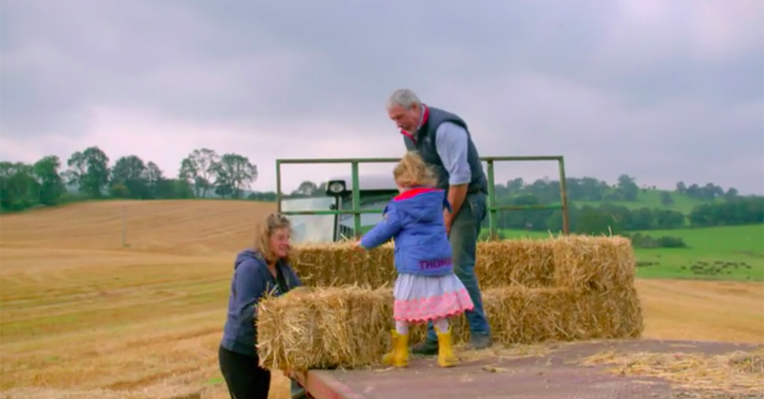 Our Yorkshire Farm: How did Amanda Owen and Clive Owen meet? - Our Yorkshire Farm Series 5 How Many Episodes