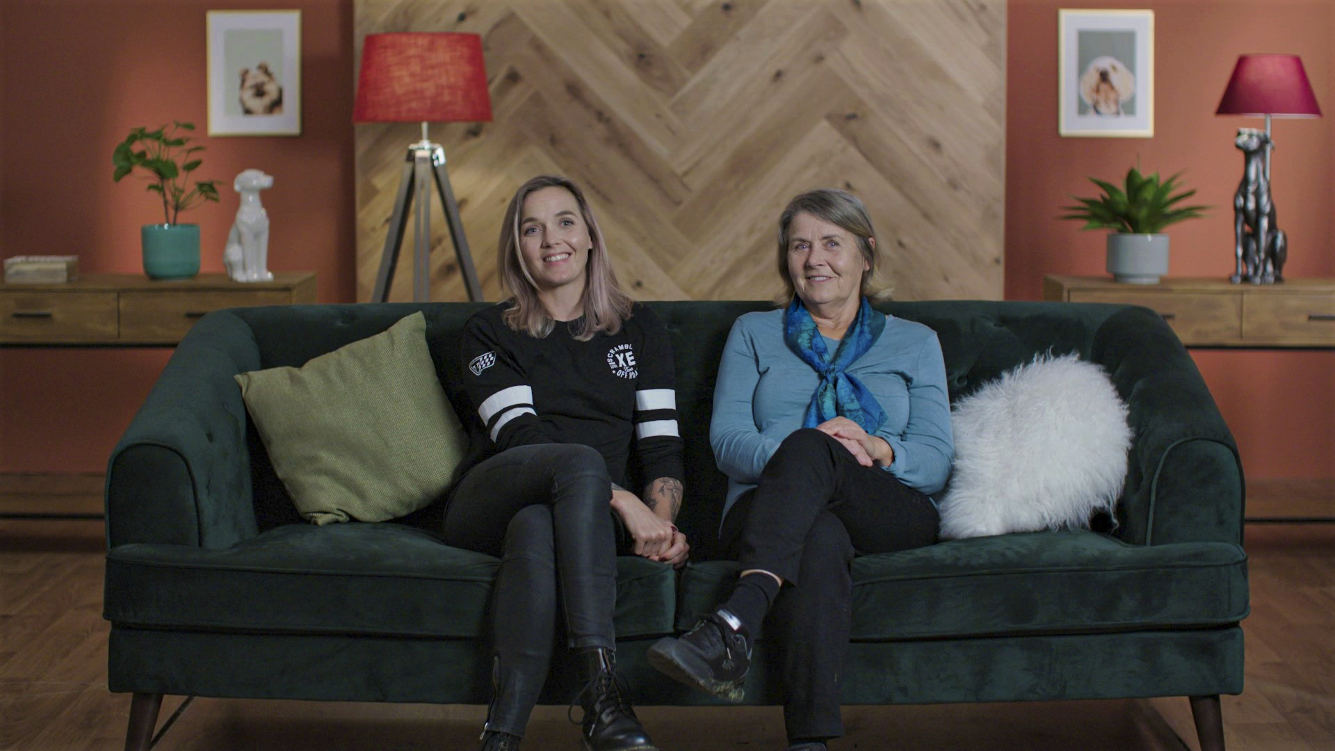 Victoria Pendleton and her mum Pauline appear on C4's The Dog House (Credit: Channel 4)