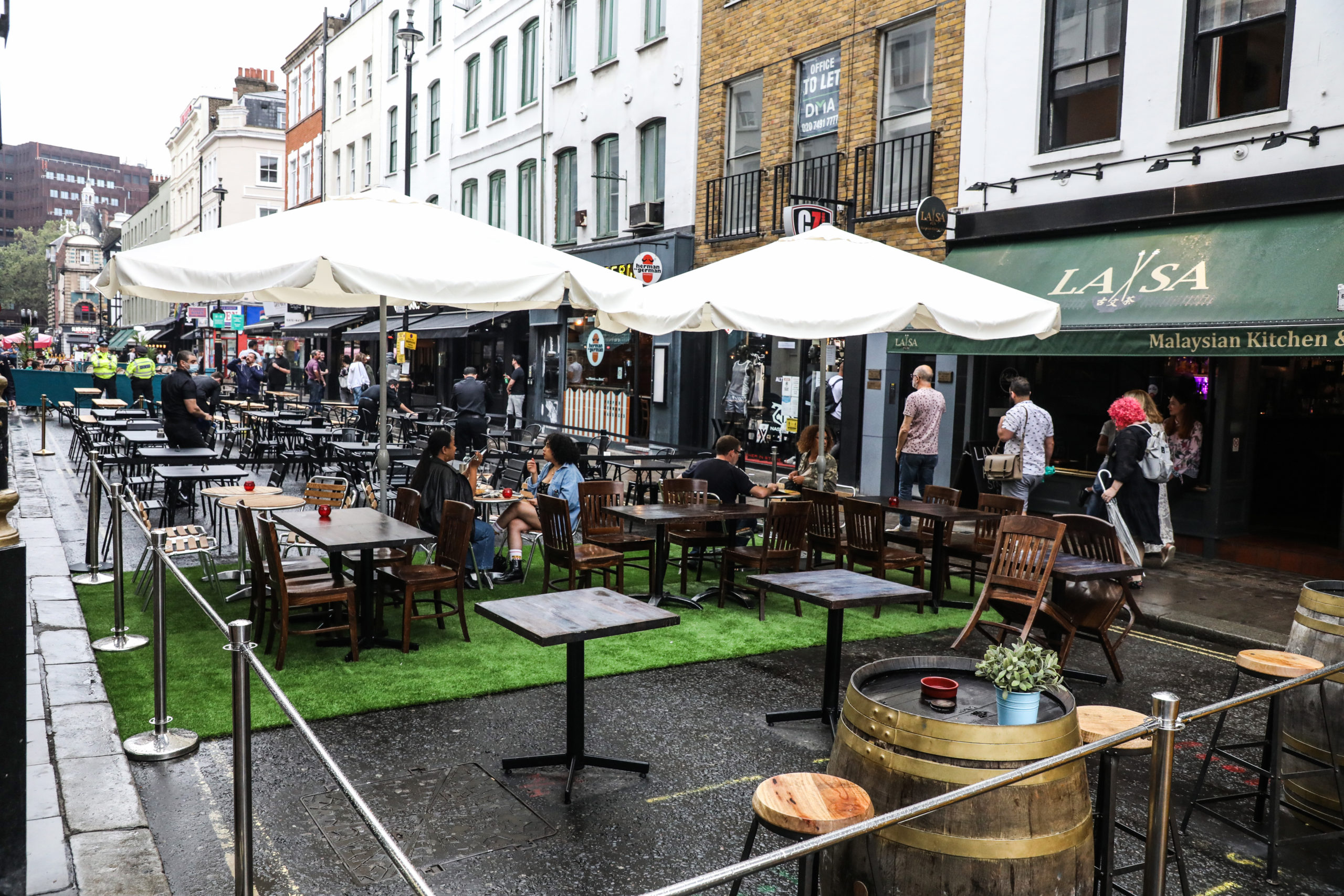 Alfreso dining plans might have to be postponed due to Monday's predicted rain