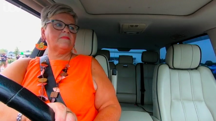 in for a penny contestant 'needs poo' during game