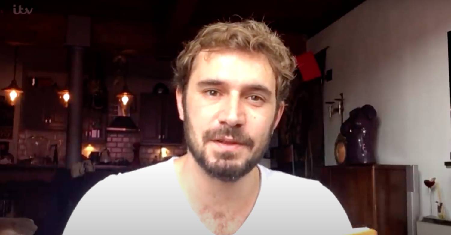 Who did Oliver Farnworth play in Coronation Street? 