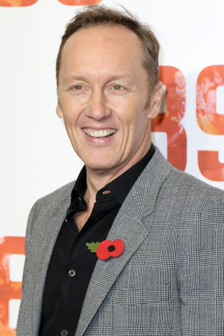 Lee Dixon joins ITV's Euro 2021 pundit team with Wright and Keane