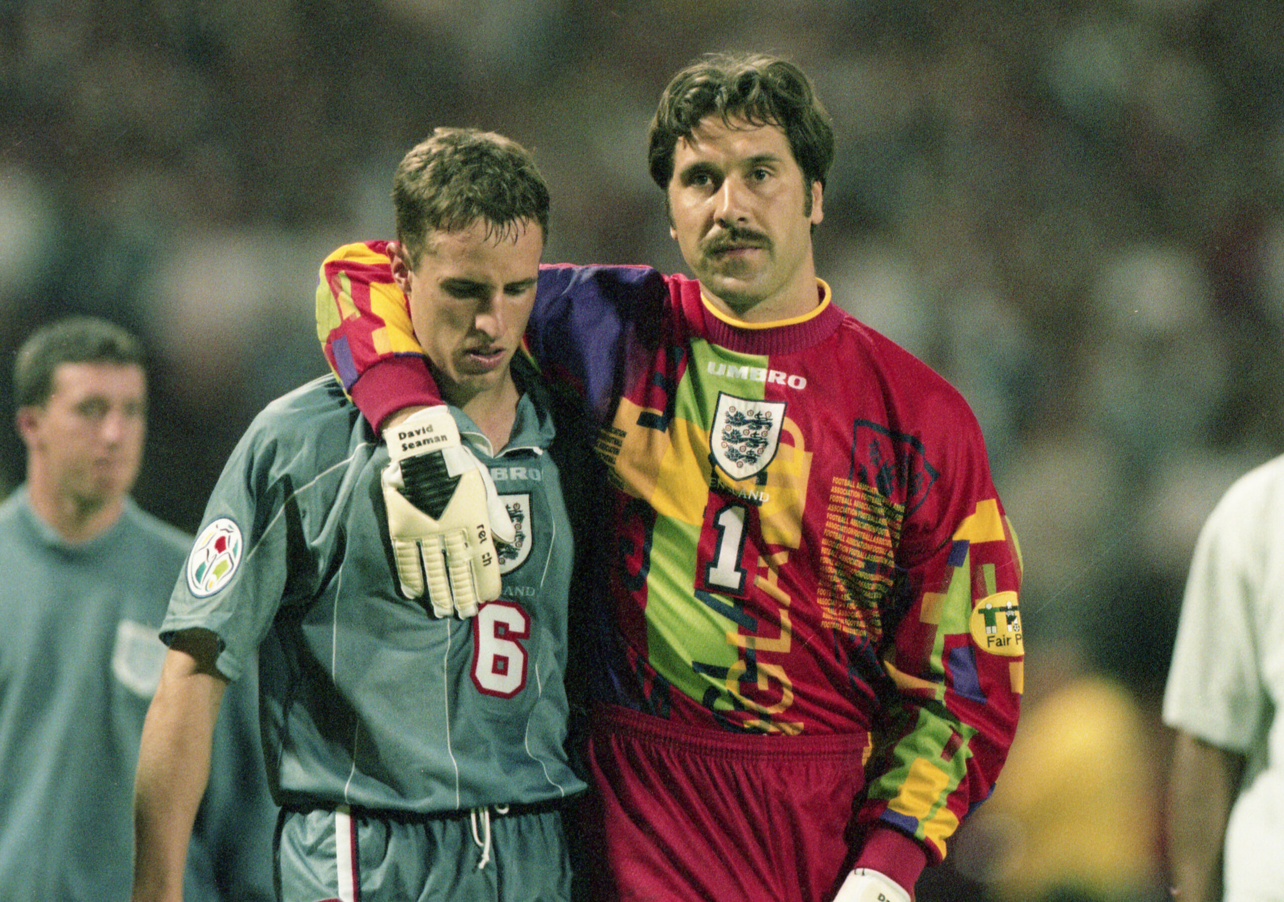 Euro 96 England Seaman consoles Southgate