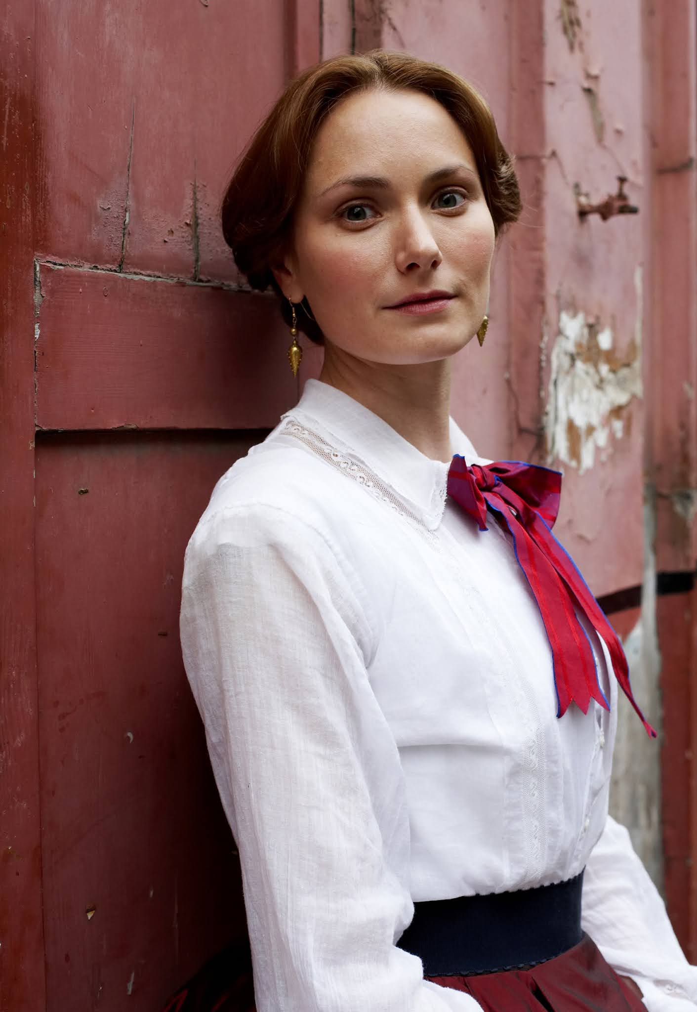 Who plays Anne in Time?