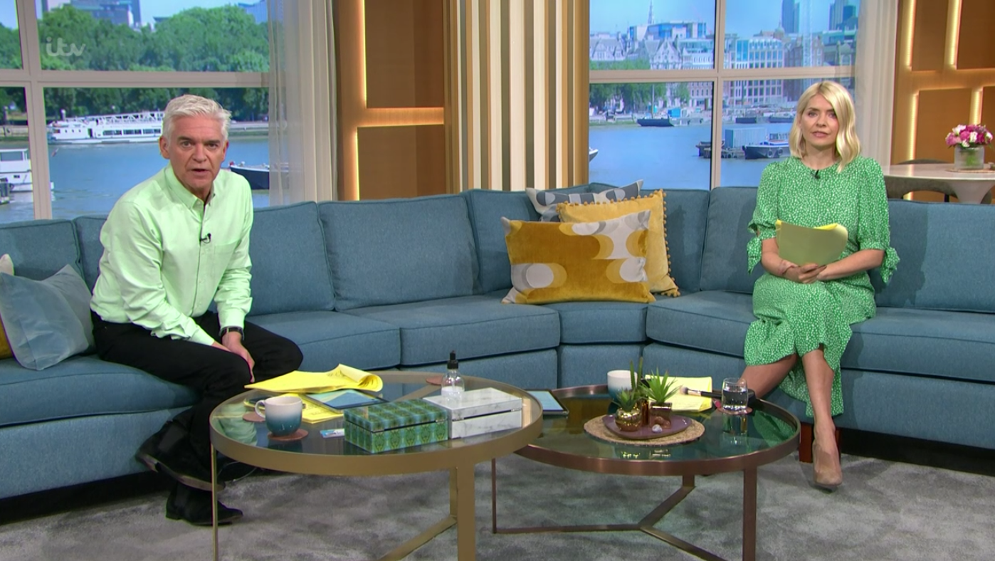 holly Willoughby outfit today: Star wows in bargain green dress