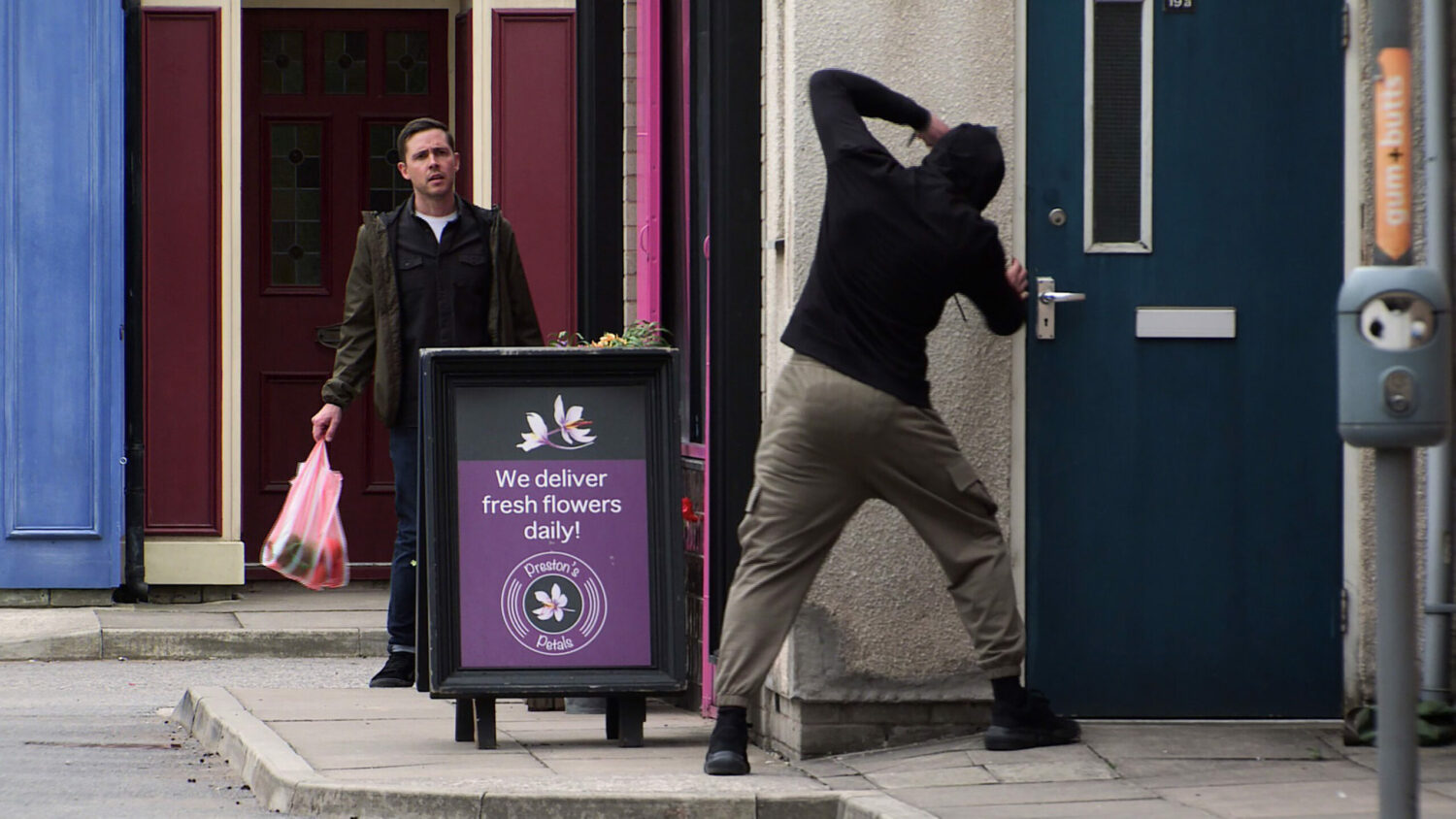 Corrie's Todd catches a burglar - Ajay