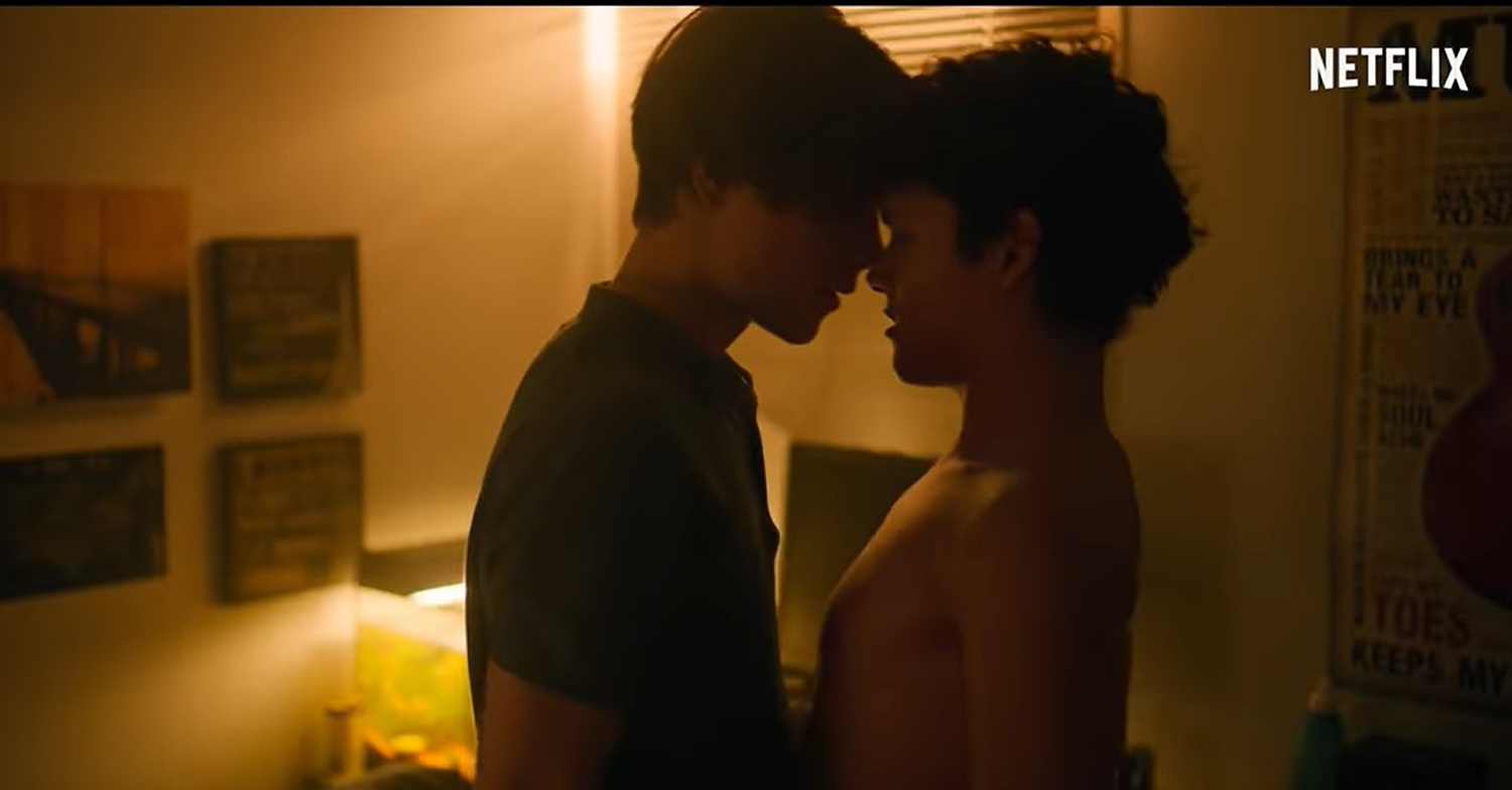 Stars of Young Royals on Netflix in a romantic scene