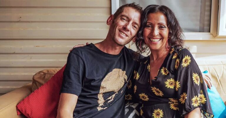 Bargain-Loving Brits in The Sun series 6: Who is the narrator? - Bambi Bargain Loving Brits In The Sun