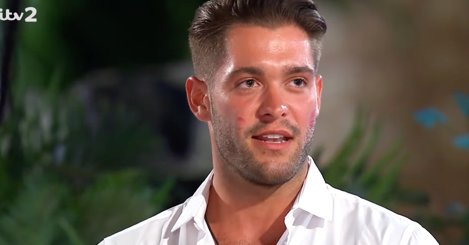 Love Island Hugo