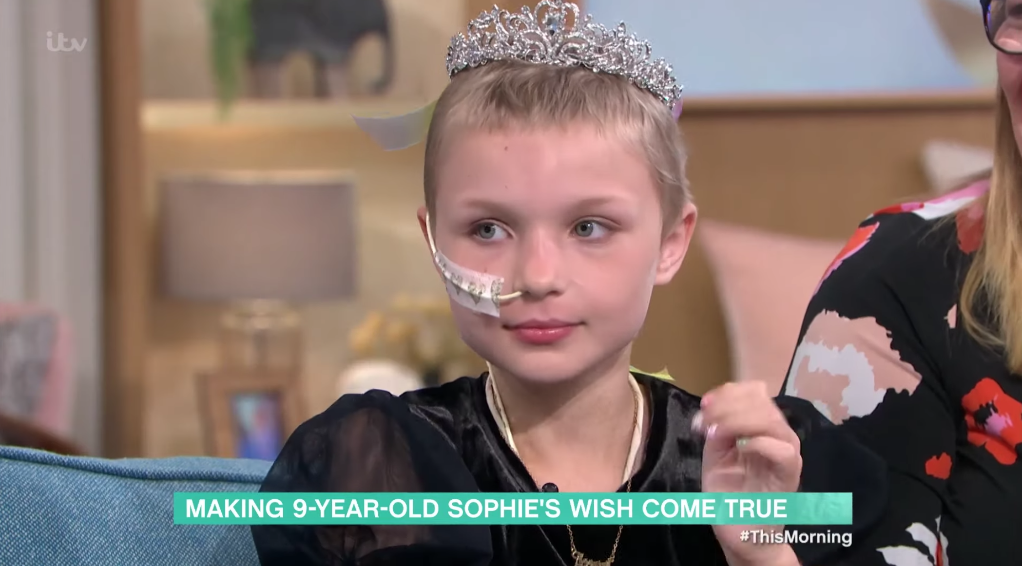 Sophie on This Morning was given a tiara by Holly Willoughby