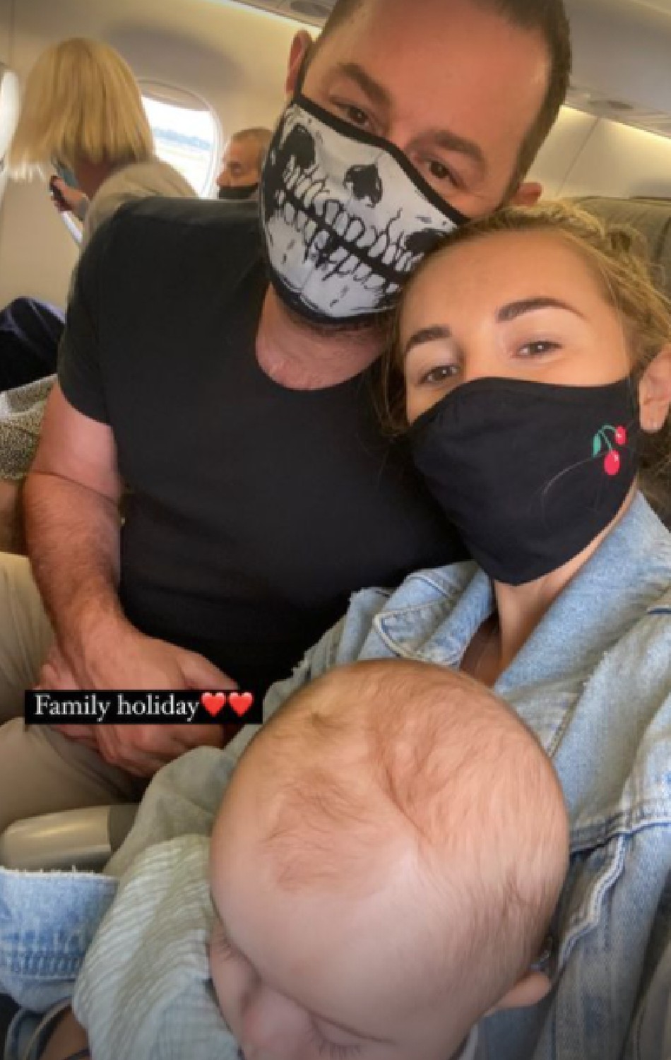 Dani Dyer jets abroad with dad Danny and son Sammy