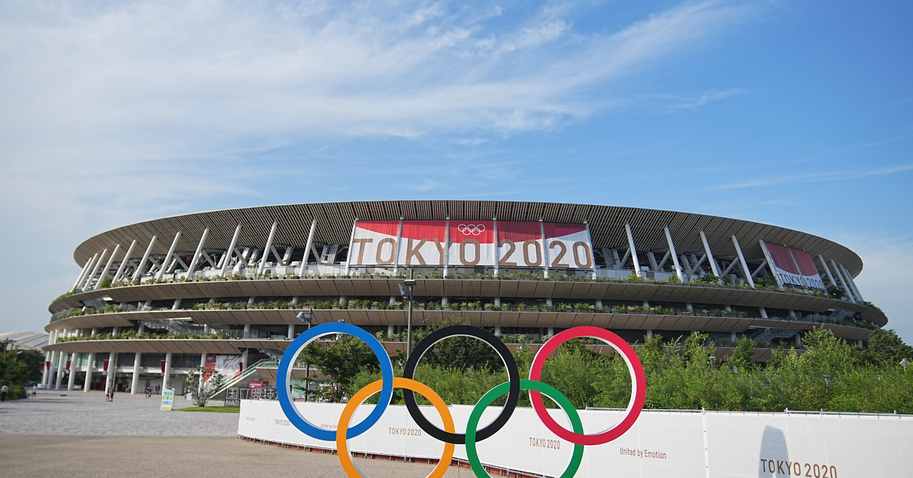 Olympic stadium Japan with 2020 Olympic rings