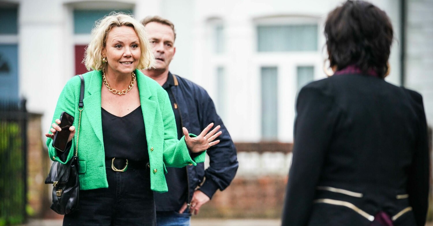 Janine confronts Kat