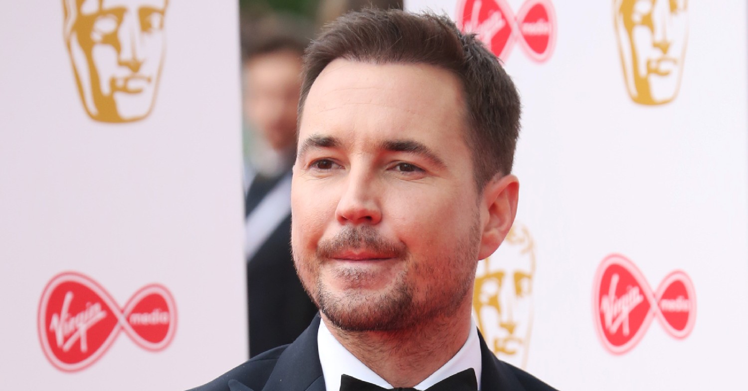 Martin Compston in a suit on the red carpet