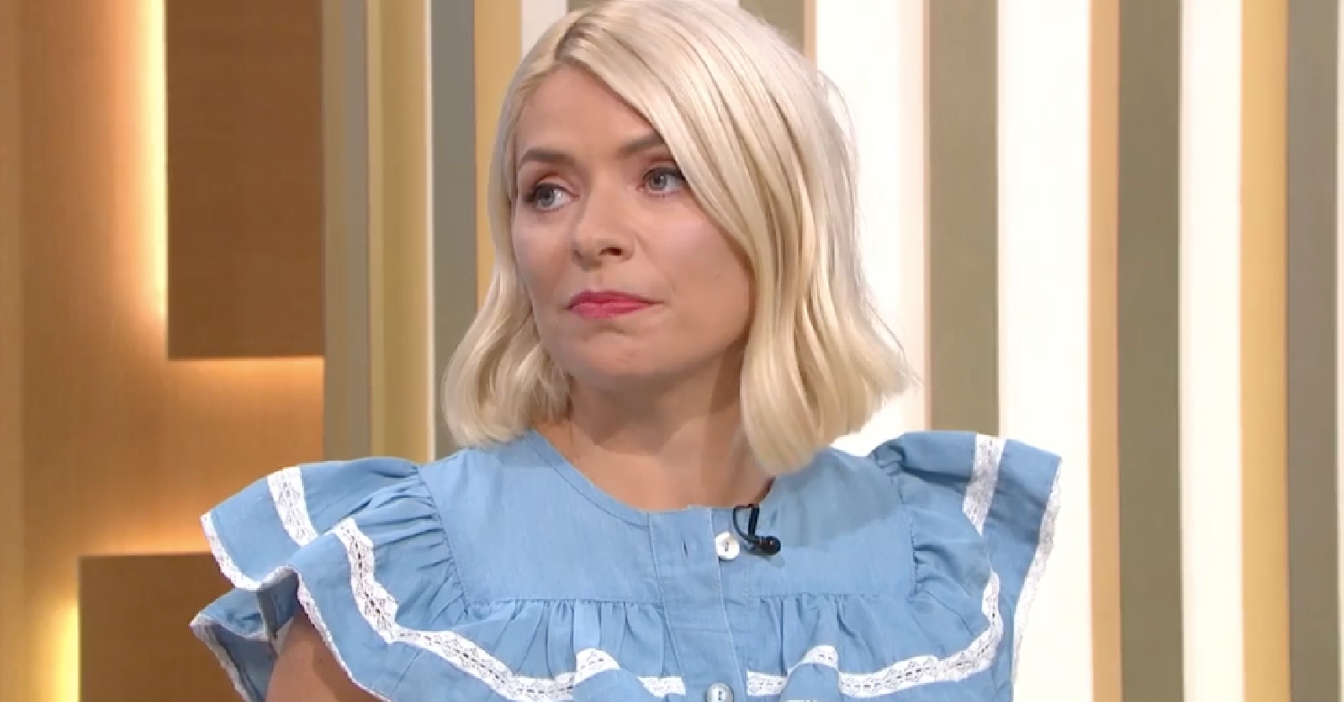 Holly Willoughby causes stir with dress today on This Morning