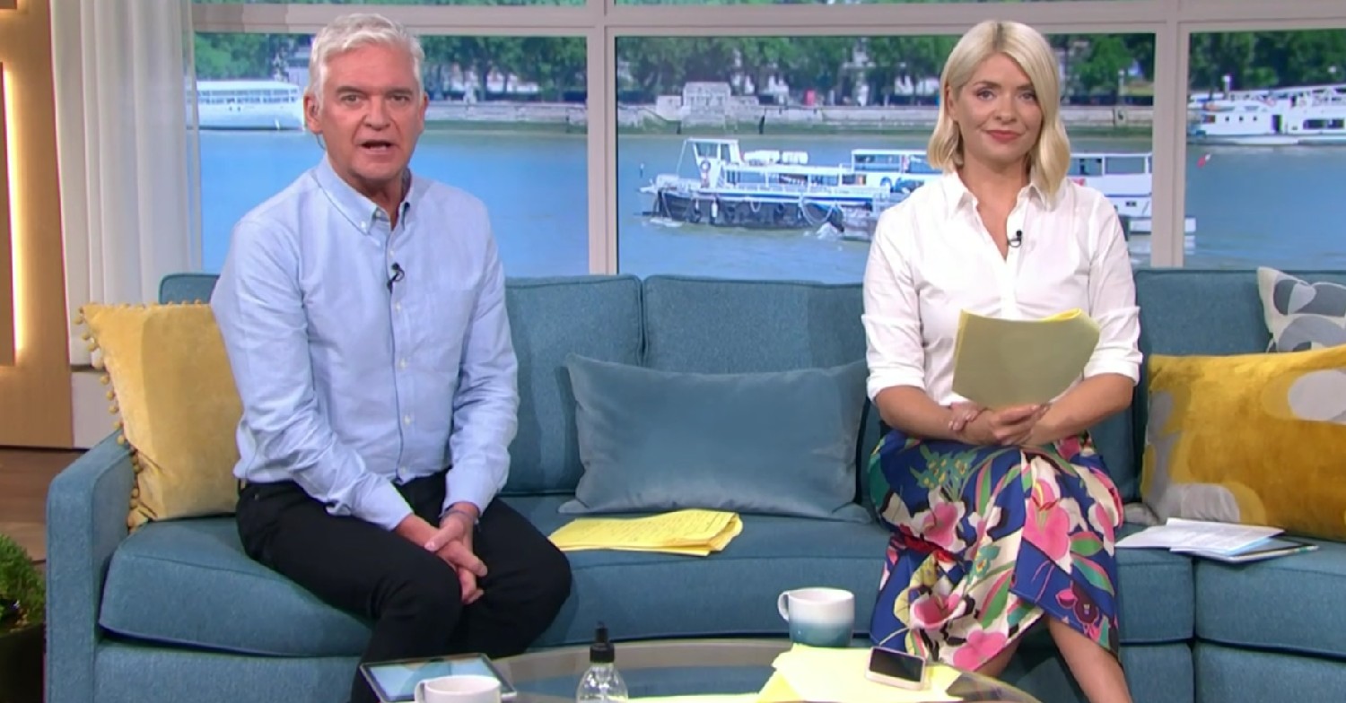 Holly Willoughby skirt today