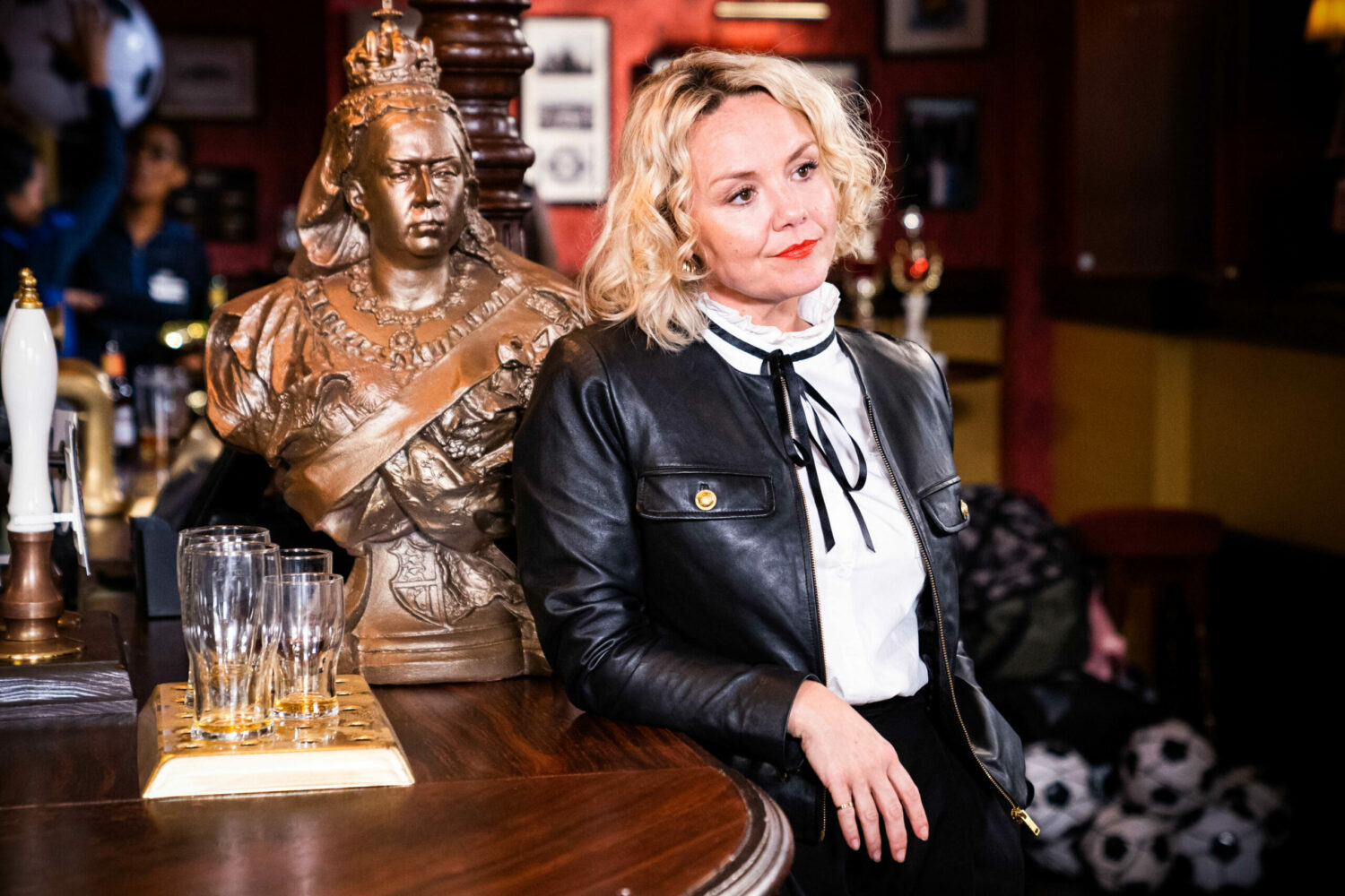 EastEnders spoilers Janine in The Vic