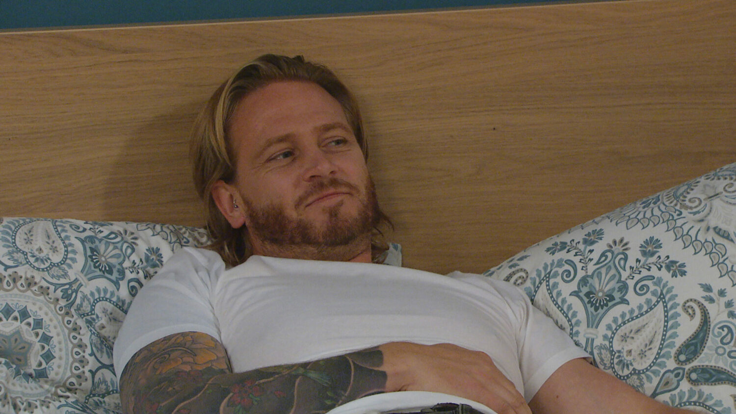 Emmerdale David smiles as Meena seduces him in the bedroom