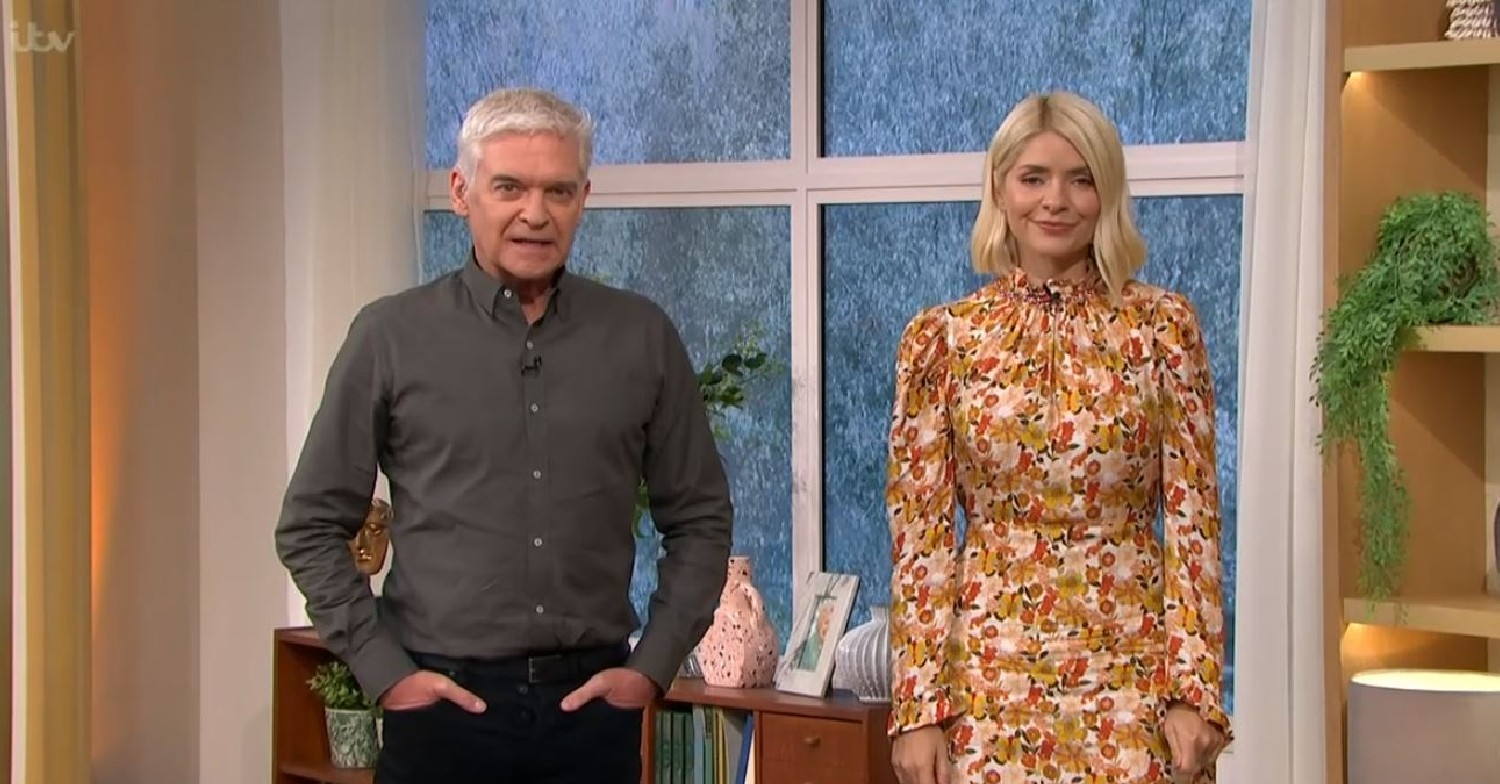 Holly Willoughby stuns in autumn dress today
