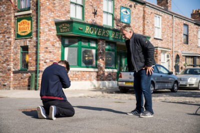 Curtis collapses on Coronation Street