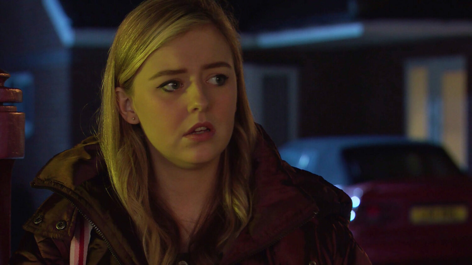 Summer is upset to see Daniel with Daisy in Coronation Street