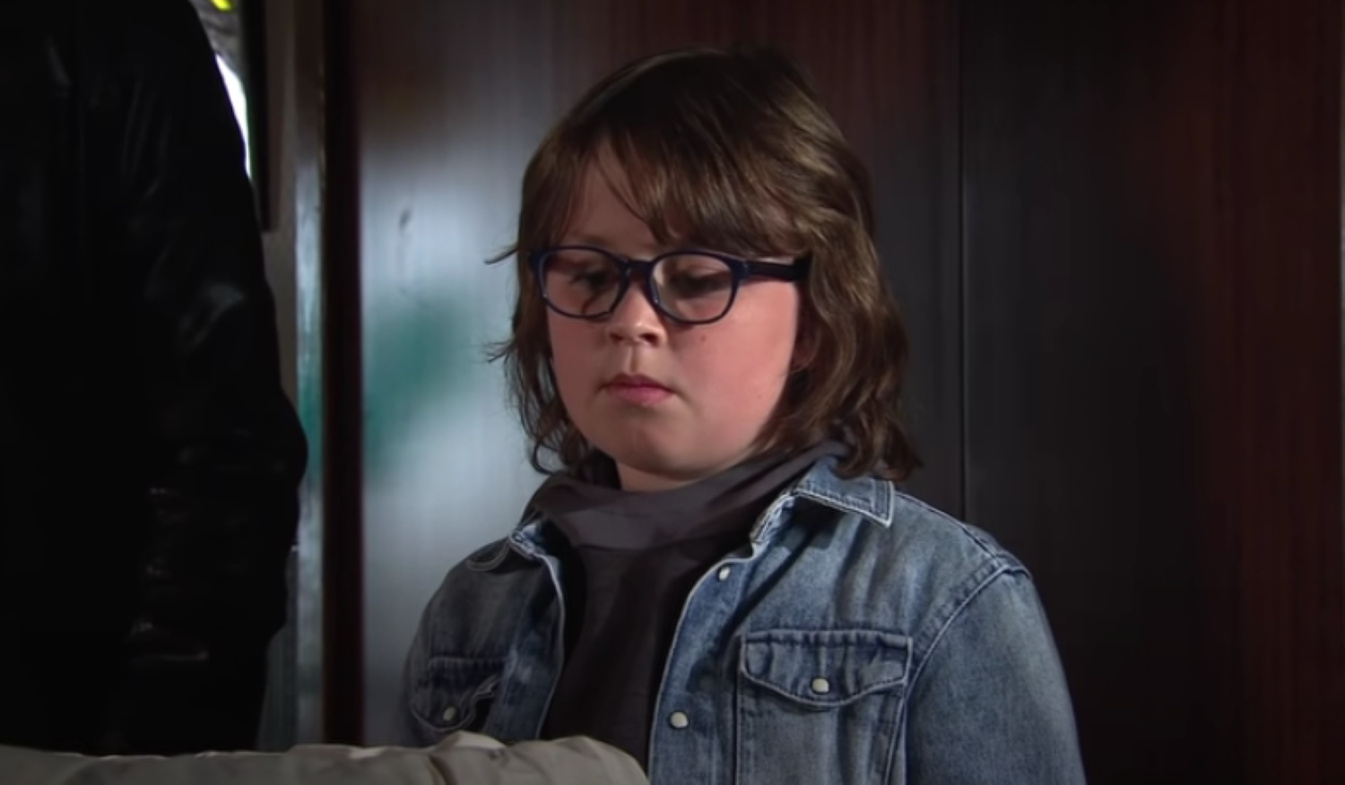 Sam Coronation Street saying goodbye to his mum