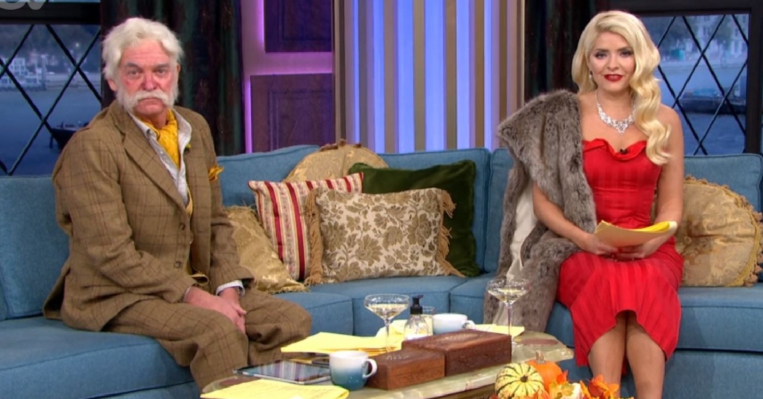 Holly Willoughby stuns in red outfit today on This Morning