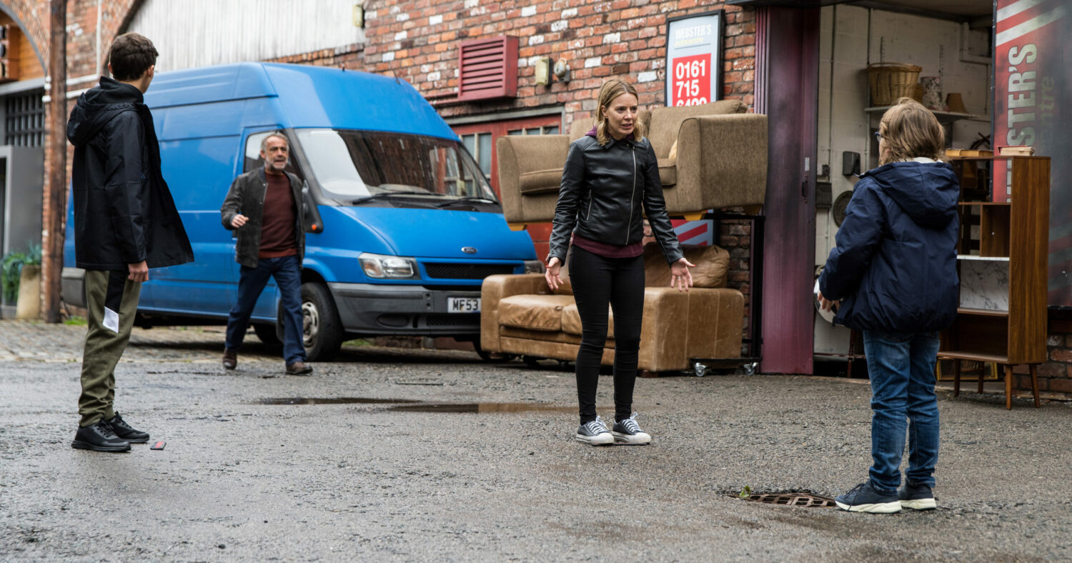 Coronation Street Kevin rushes to Abi as she tries to talk to Sam