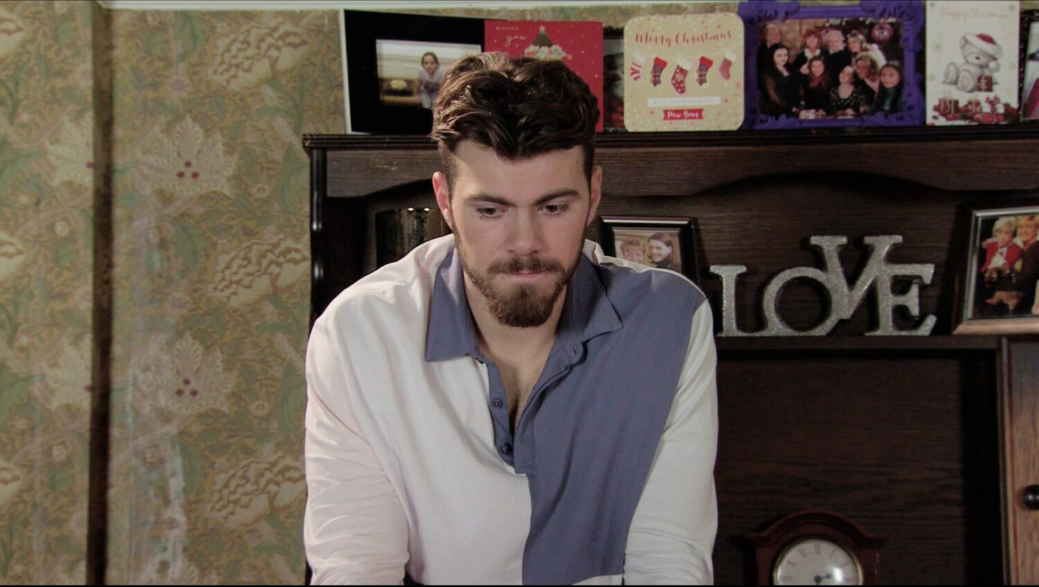Coronation Street Curtis looks anxious as he discusses his wedding with Emma and Amy