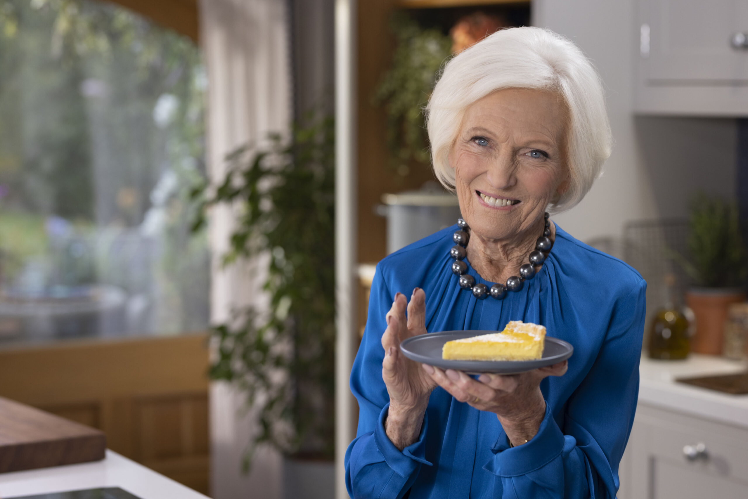 mary berry bake off