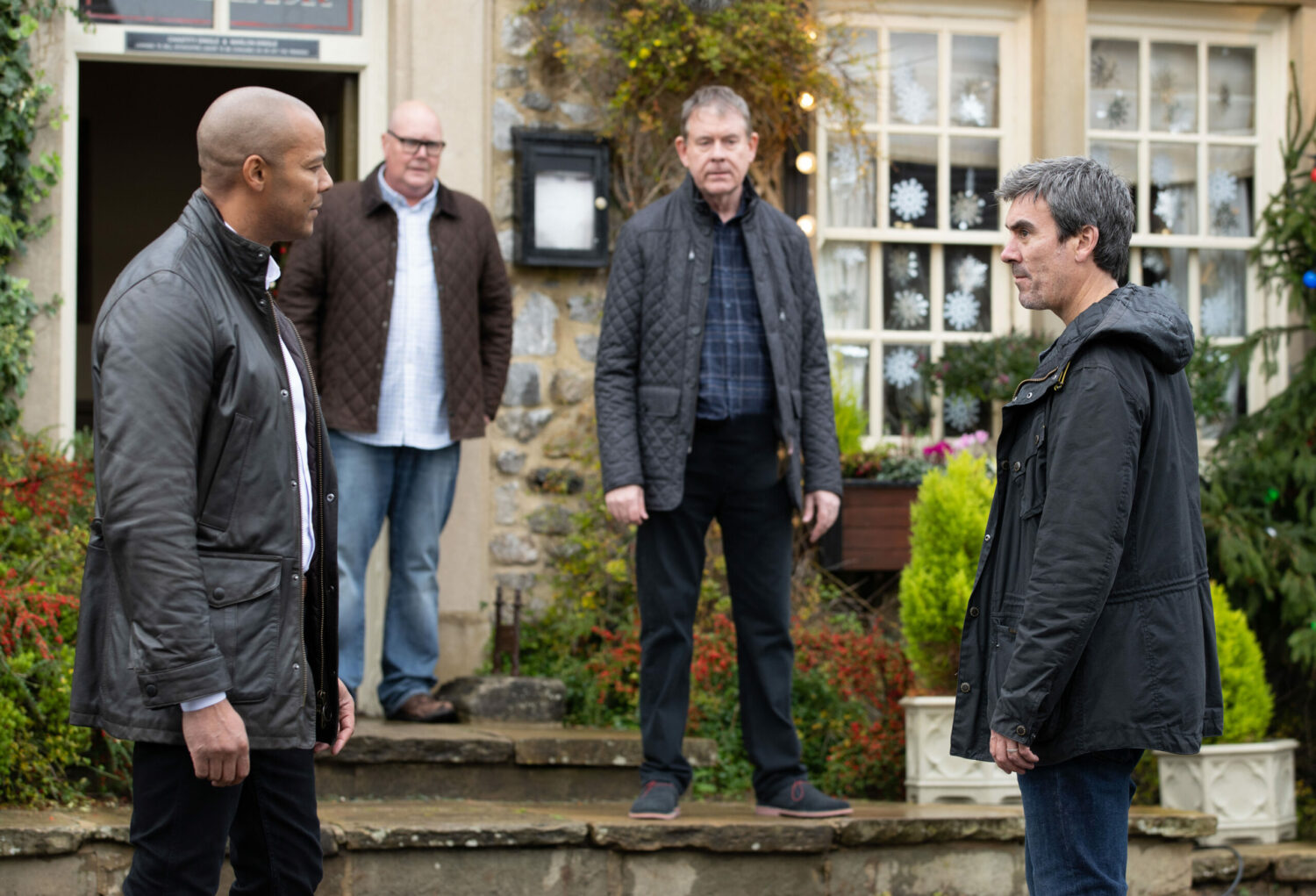 Emmerdale Cain is furious as he confronts Al over his schemes but PC Swirling warns Cain off