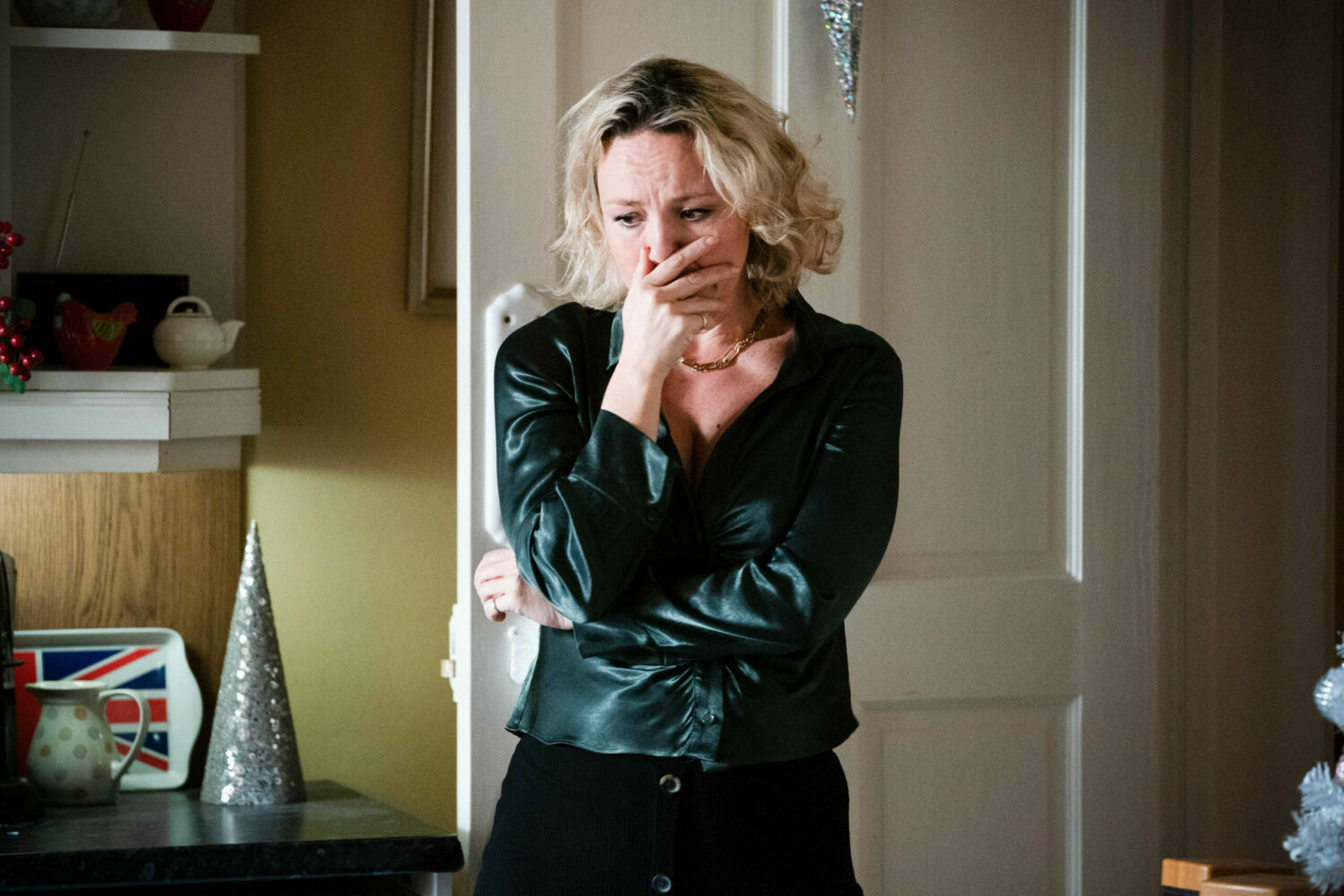 EastEnders Dec 27 Janine notices Mick is struggling and works out why