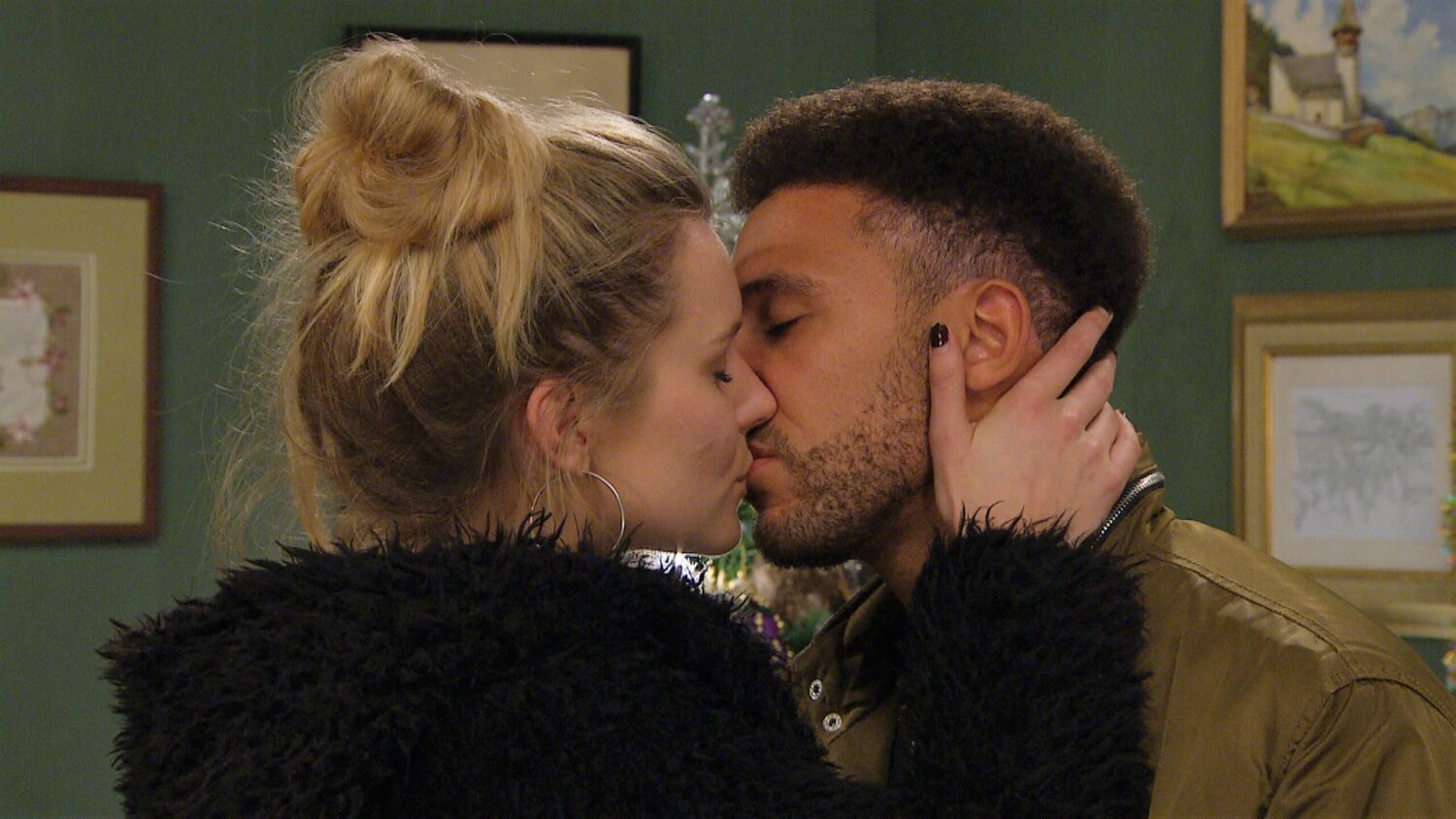 Emmerdale Dec 21 Dawn and Billy admit their feelings and kiss